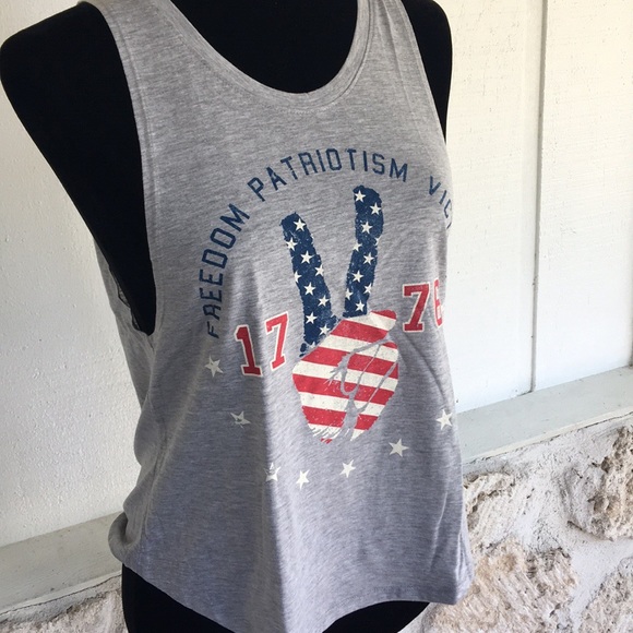 "Freedom Patriotism Victory" 1776 tank - Picture 2 of 5